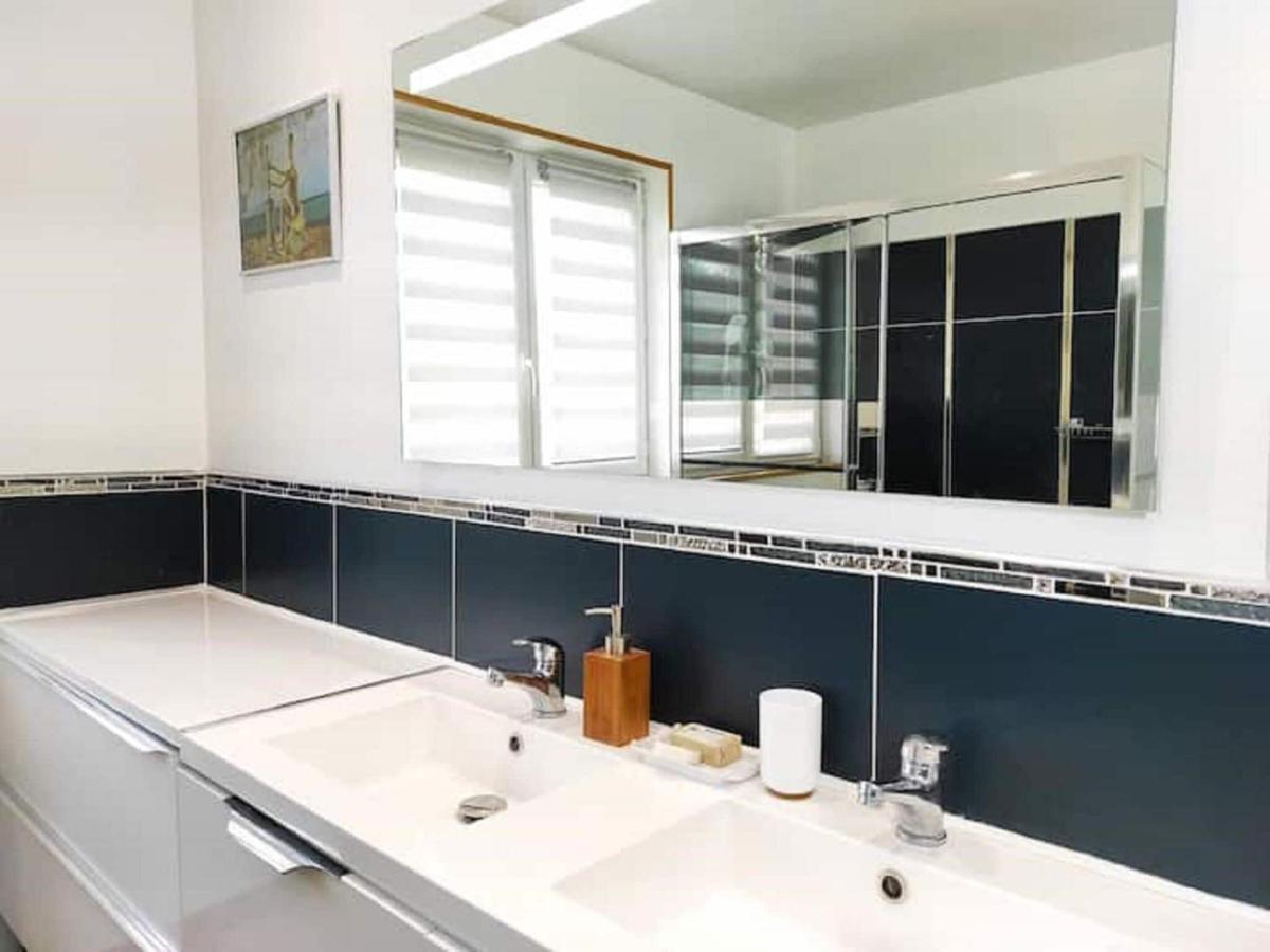 Cozy Holiday Home In Givonne المظهر الخارجي الصورة