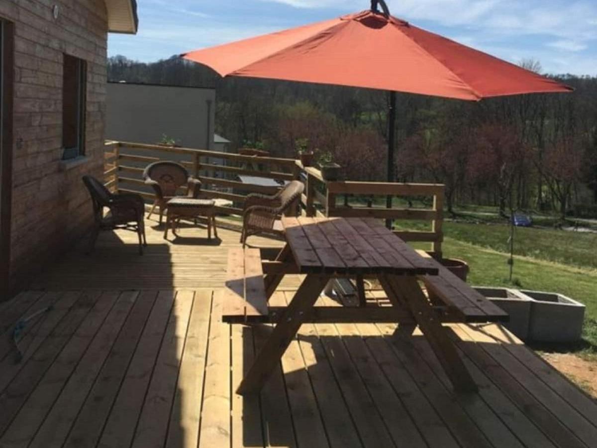 Cozy Holiday Home In Givonne المظهر الخارجي الصورة