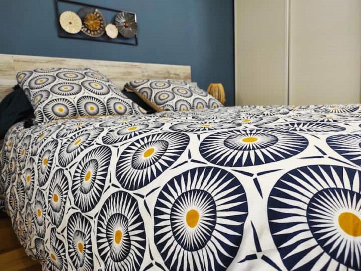 Cozy Holiday Home In Givonne المظهر الخارجي الصورة