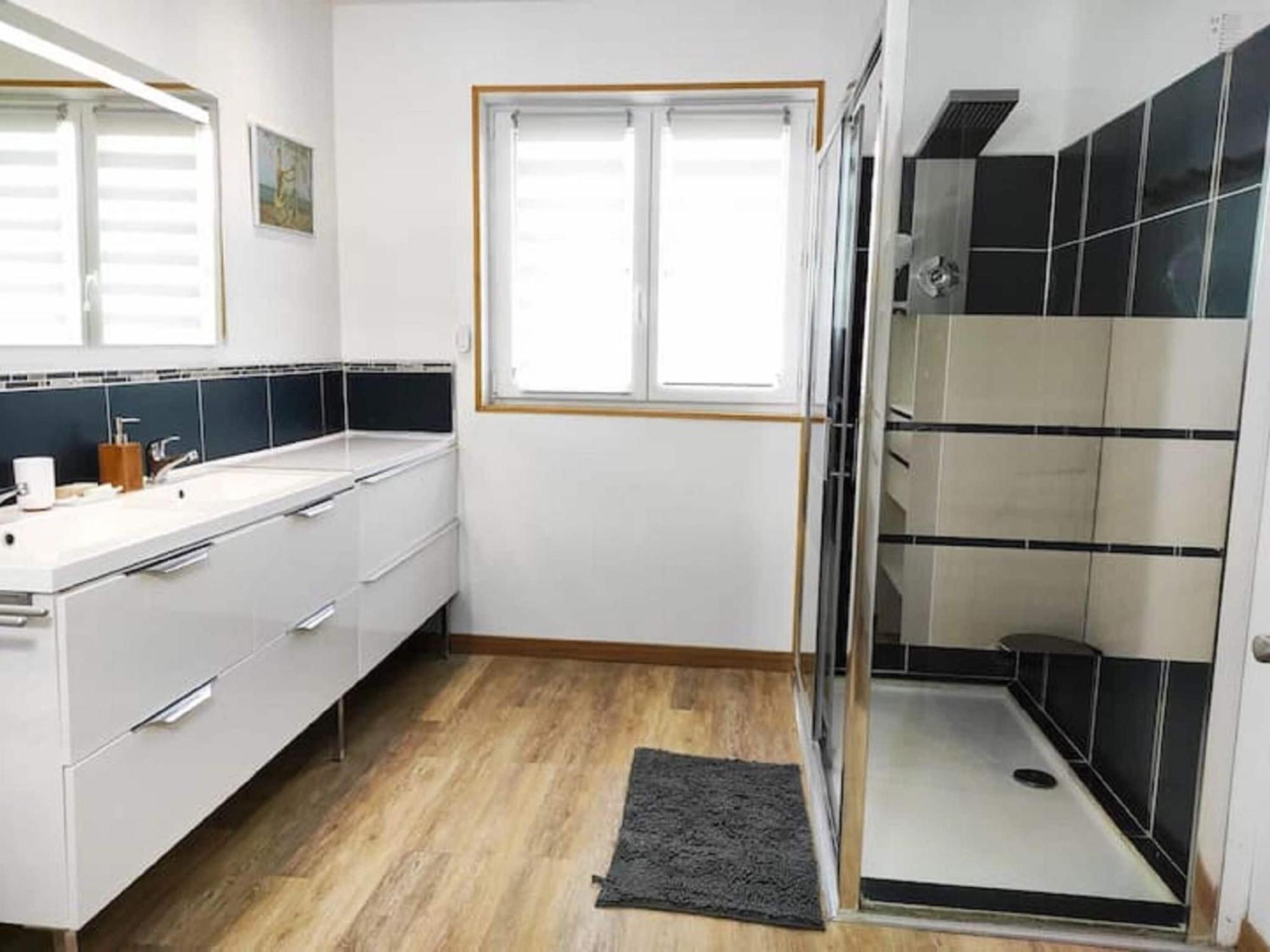 Cozy Holiday Home In Givonne المظهر الخارجي الصورة